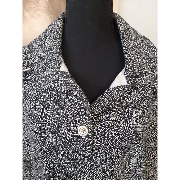 Weekends By Chico's Blue Top with pockets High Collar Size 2 Casual Classic - Picture 2 of 12